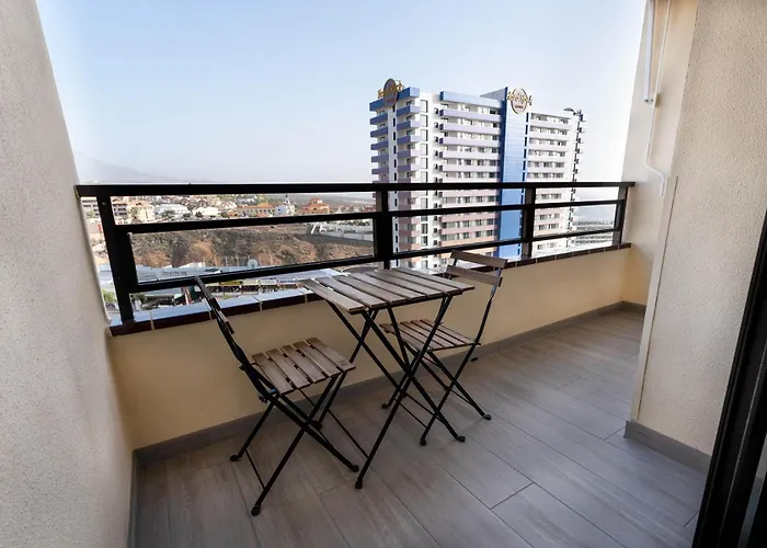 Sunny Vibes With Pool & Ocean Views Apartmán Costa Adeje (Tenerife)