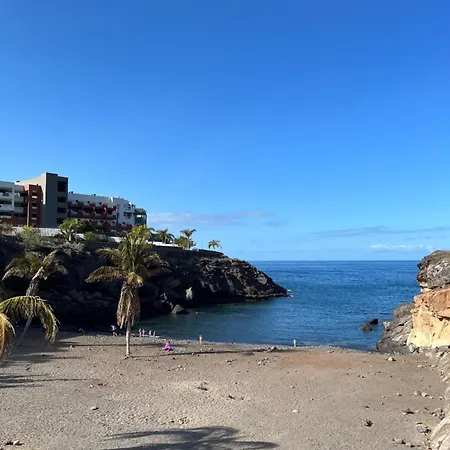 Sunny Vibes With Sea View Apartment
